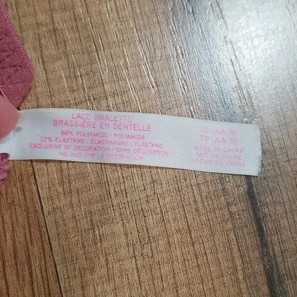 PINK by VICTORIA'S SECRET Lilac Purple Floral Lace Bralette - (Size AA-B) - Picture 6 of 8